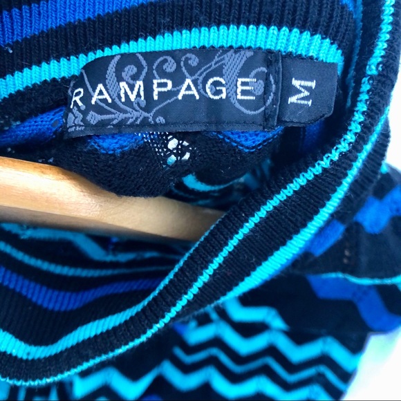 Rampage SweaterTurtleneck Short Sleeve Chevron Print - Picture 2 of 6